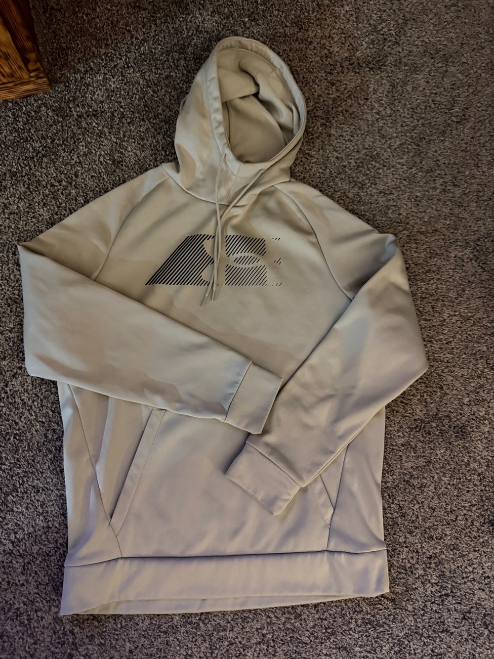 Men’s Under Armour Sz med hoodie